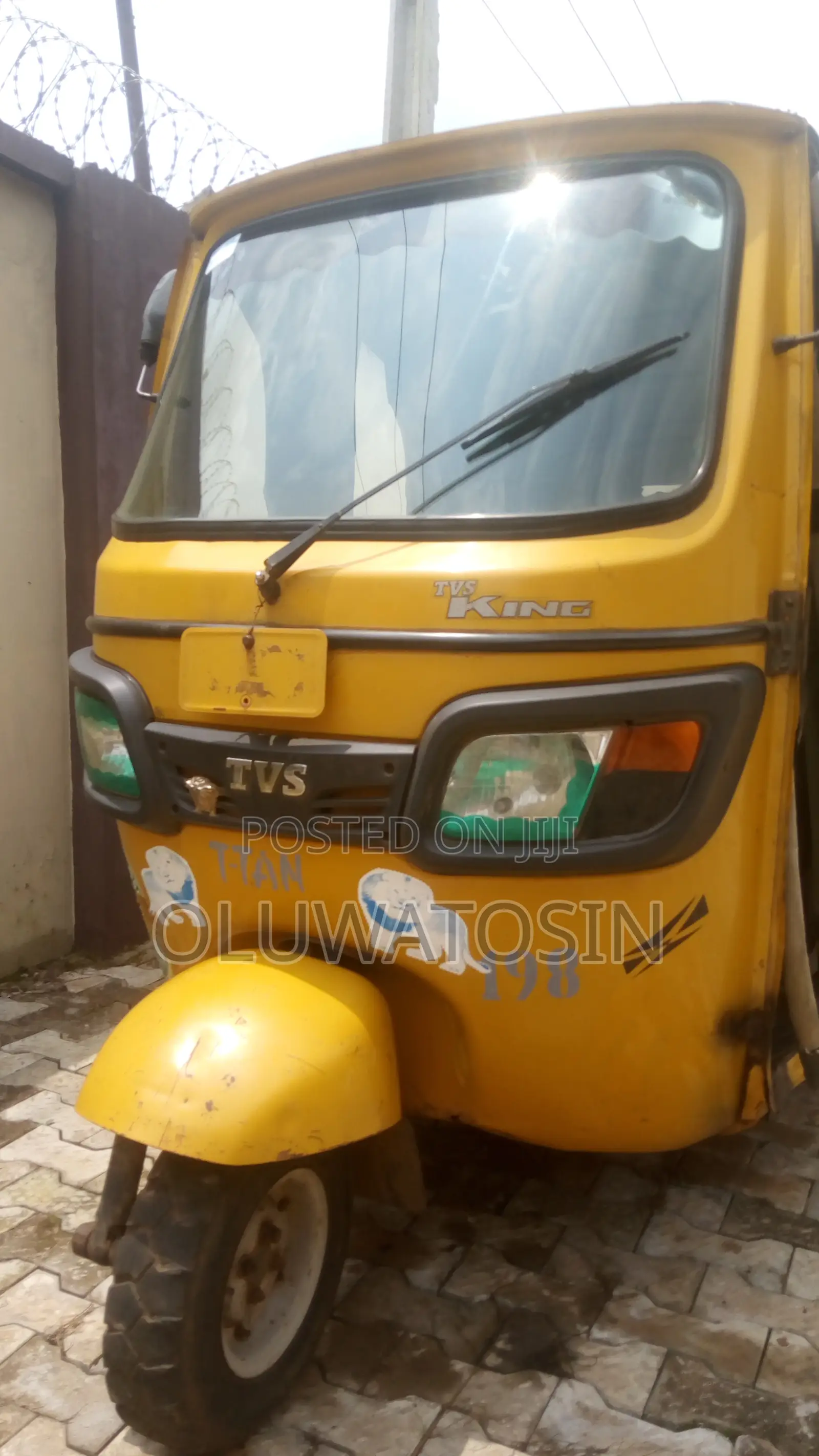 TVS Apache 180 RTR 2016 Yellow