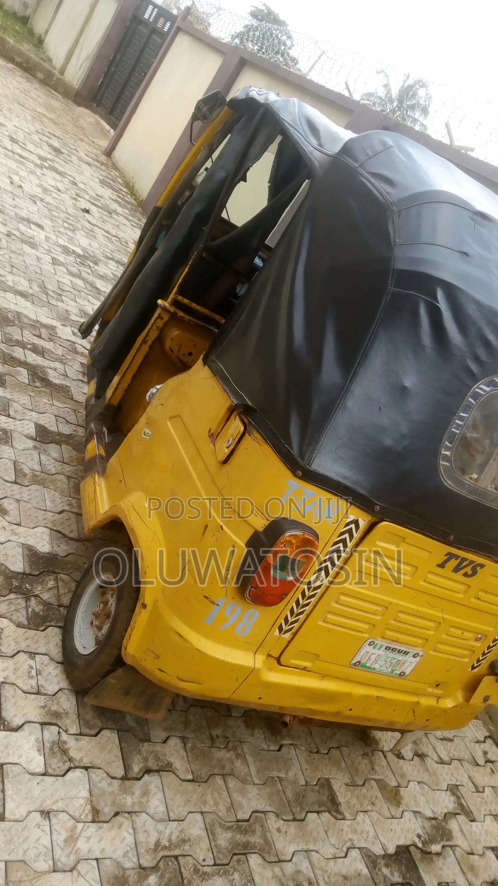 TVS Apache 180 RTR 2016 Yellow