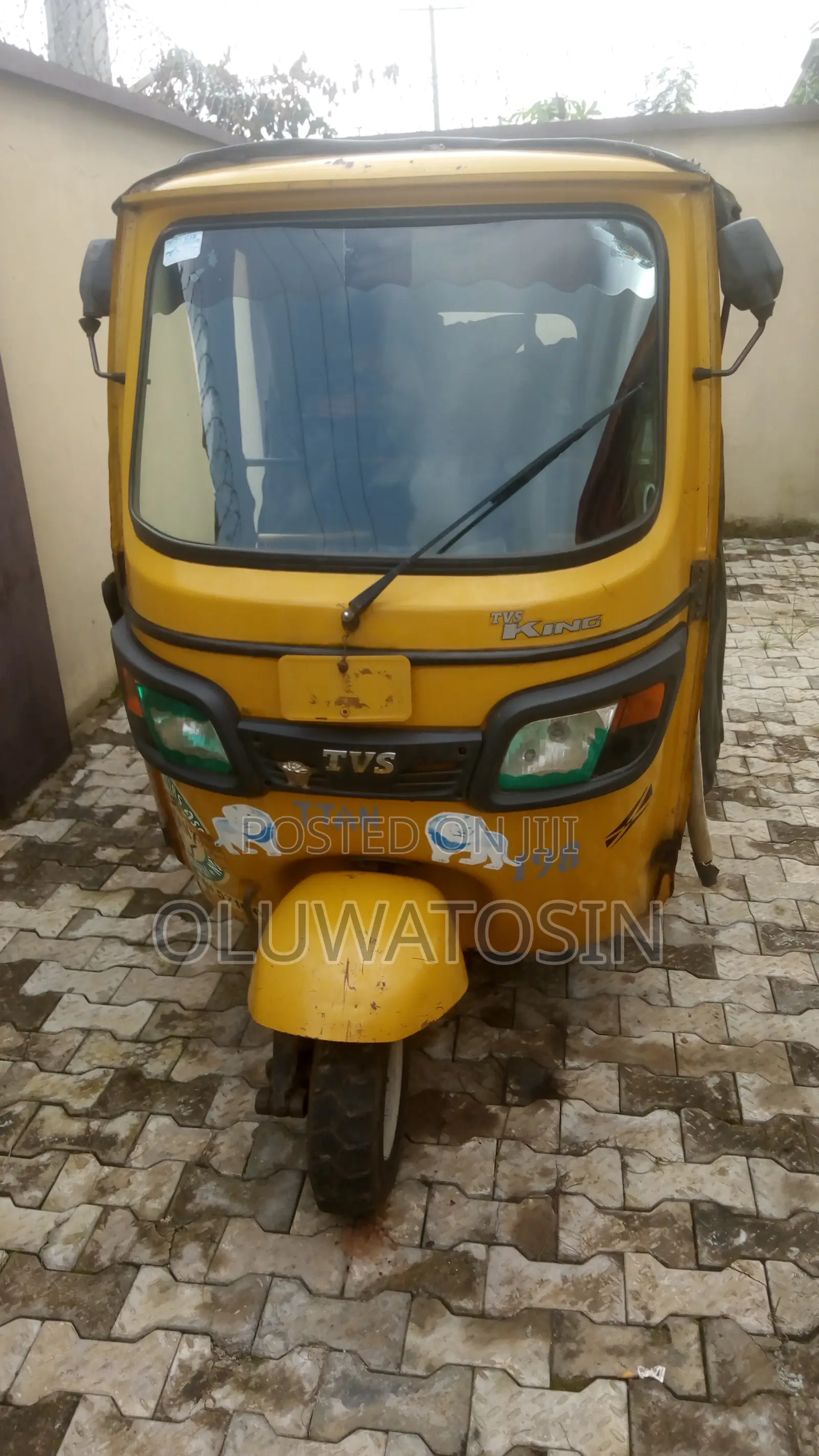 TVS Apache 180 RTR 2016 Yellow