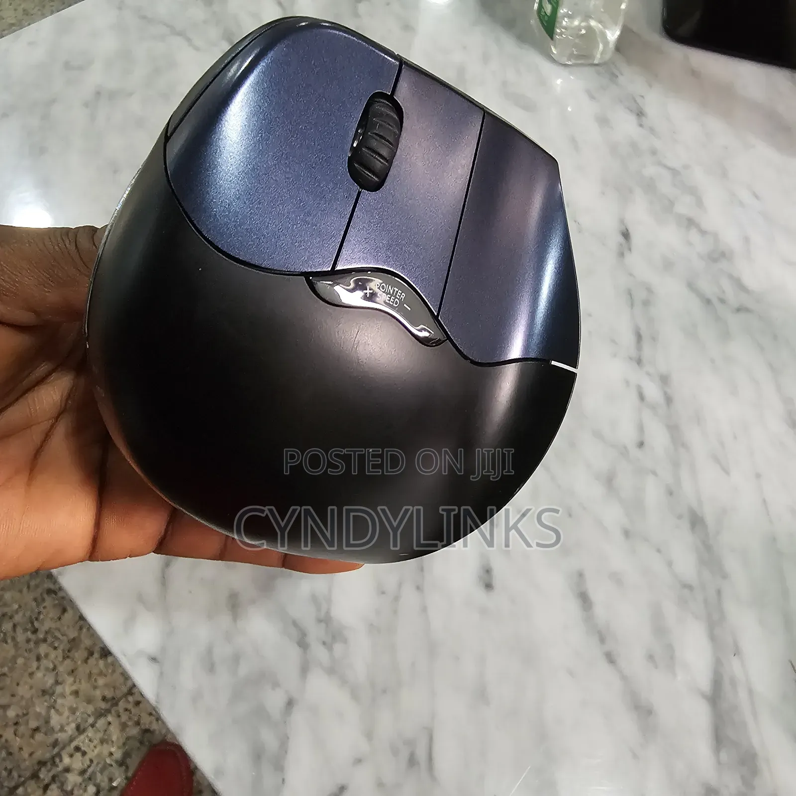 Evoluent VM4RW Verticalmouse 4 Wireless Ergonomic Mouse