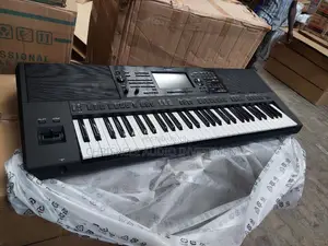 Yamaha Psr SX900 Keyboard With Adapter