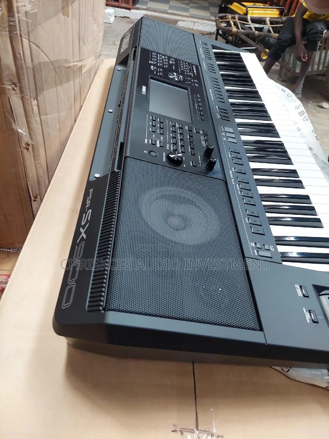 Yamaha Psr SX900 Keyboard With Adapter