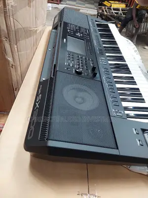 Yamaha Psr SX900 Keyboard With Adapter