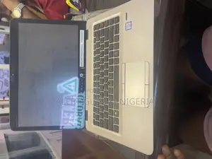 Photo - Laptop HP EliteBook 840 G4 16GB Intel Core I7 SSD 256GB