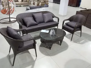 Indoor/Outdoor 5 Seater Chair With Cushion.