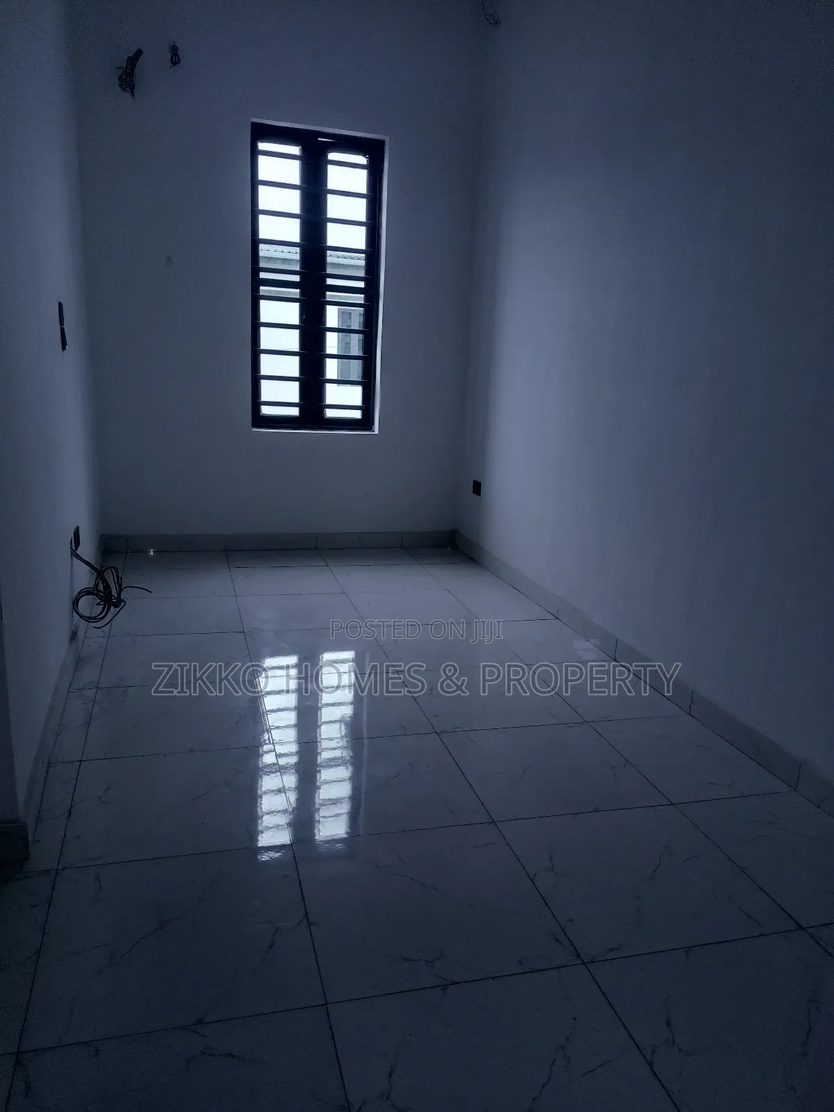 4bdrm Duplex in Ikota for sale