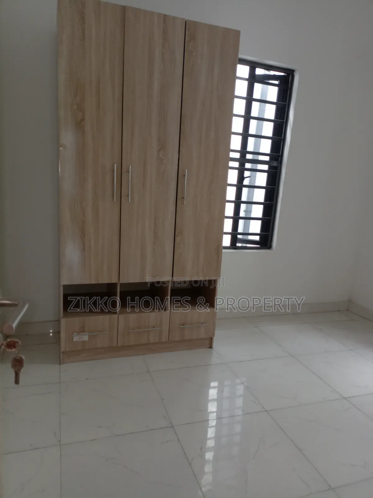 4bdrm Duplex in Ikota for sale