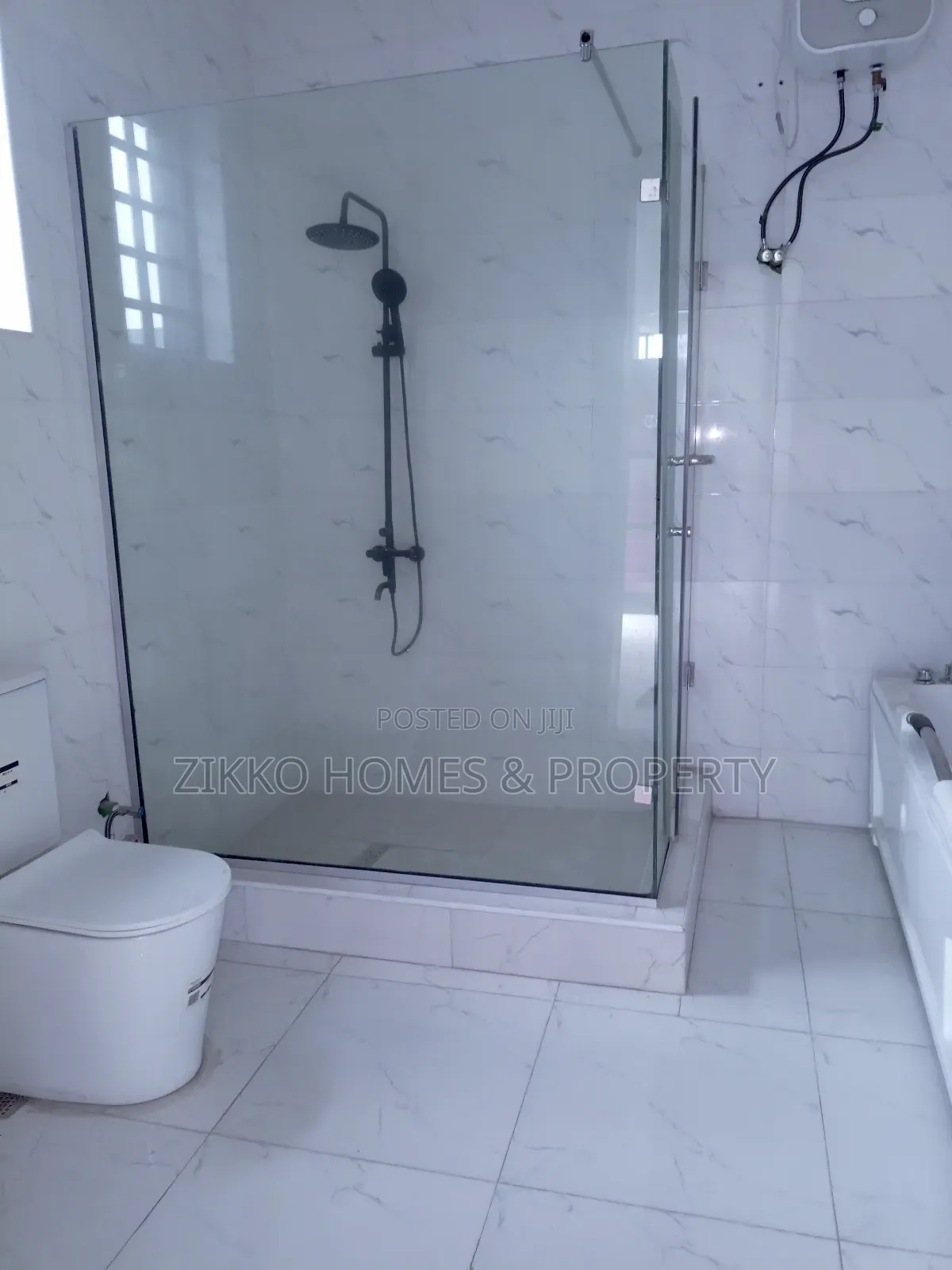 4bdrm Duplex in Ikota for sale