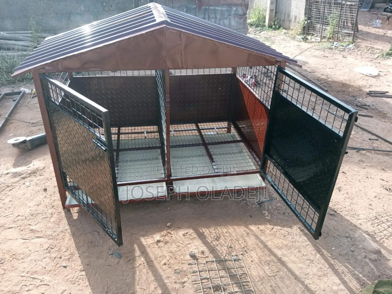 Strong and Comfortable Dog Cage