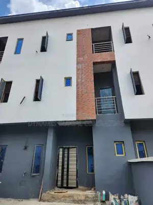 4bdrm Townhouse/Terrace in Magodo Phase 2 Gra for Sale