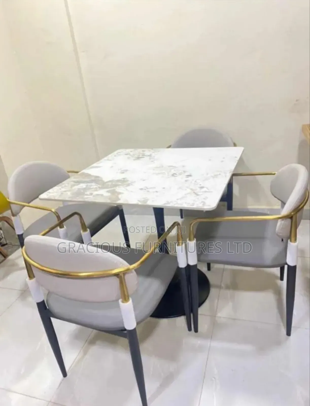 Luxurious by 4 Simple Dining Set