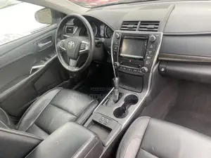 Toyota Camry XLE 4dr Sedan (3.5L 6cyl 6A) 2015 Gray
