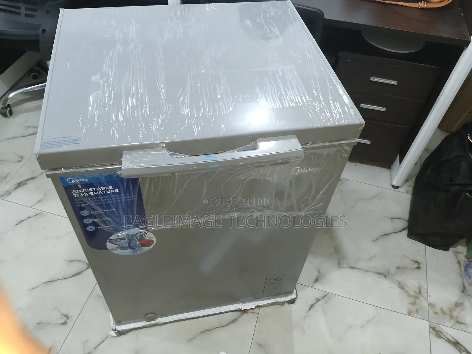 Easy to Clean Midea Chest Freezer(Hs 186cn) 150L