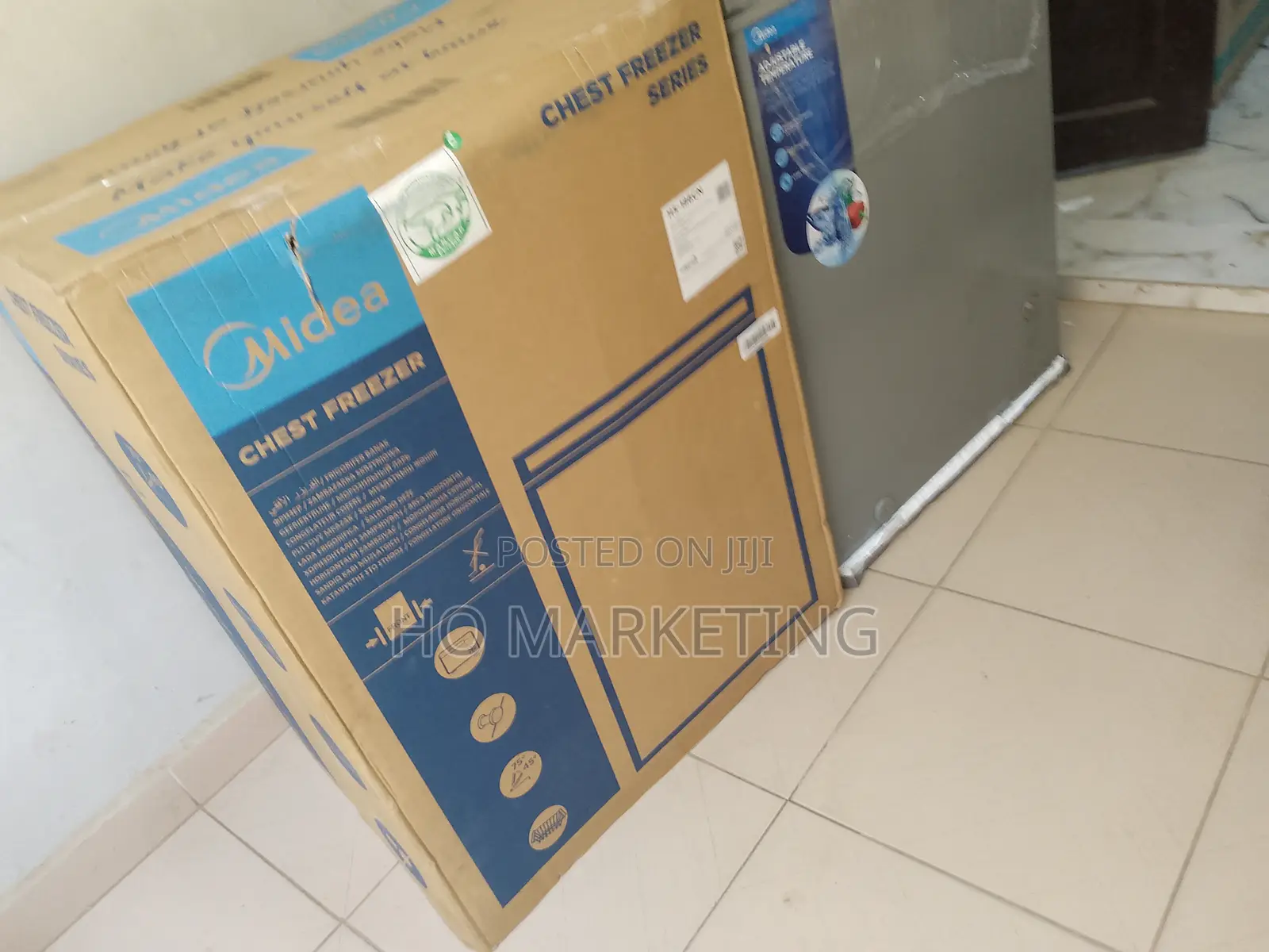 Midea 150L Chest Freezer With Storage Basket