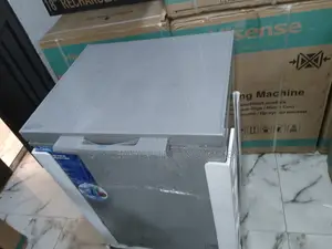 Spacious Midea(Hs 186cn) Chest Freezer 150L
