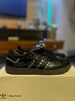 Quality Flat Adidas Sneakers