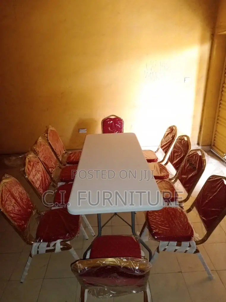 Good Party Table and Chairs