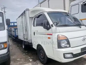 Kia Granbird 2015 White