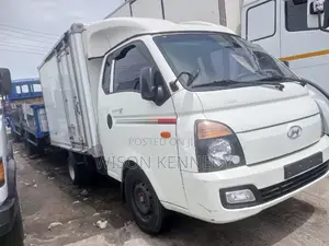 Kia Granbird 2015 White