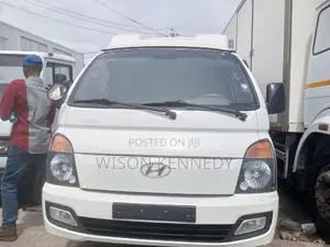 Kia Granbird 2015 White