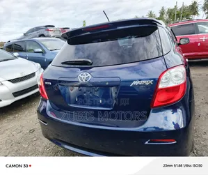 Toyota Matrix Hatchback FWD (1.8L 4cyl 5M) 2010 Blue