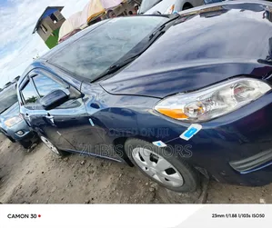 Toyota Matrix Hatchback FWD (1.8L 4cyl 5M) 2010 Blue