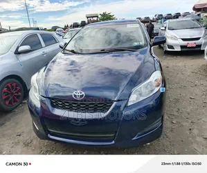 Toyota Matrix Hatchback FWD (1.8L 4cyl 5M) 2010 Blue