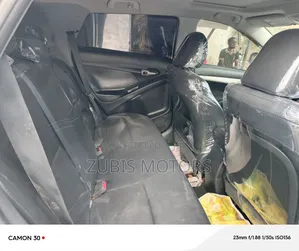 Toyota Matrix Hatchback FWD (1.8L 4cyl 5M) 2010 Silver