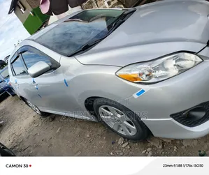 Toyota Matrix Hatchback FWD (1.8L 4cyl 5M) 2010 Silver