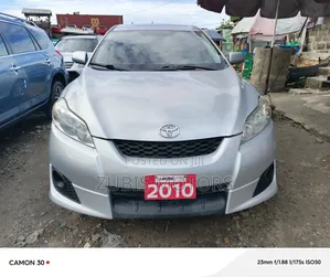 Toyota Matrix Hatchback FWD (1.8L 4cyl 5M) 2010 Silver