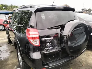 Toyota RAV4 2010 Black