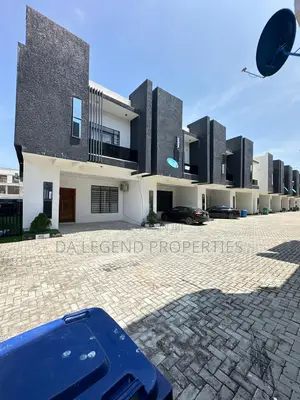 4bdrm Duplex in Lekki for sale