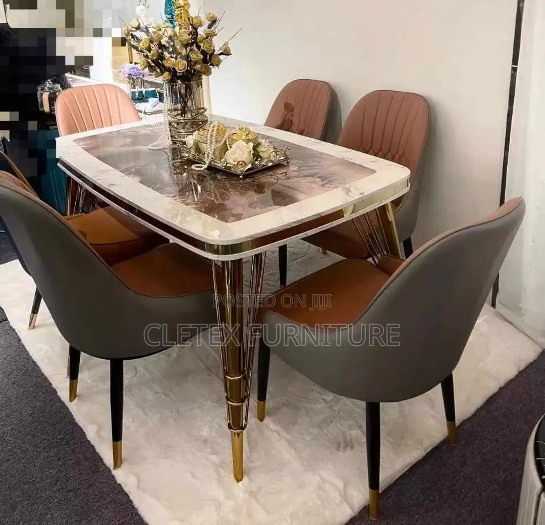 Quality Dining Table by 6 Seaters