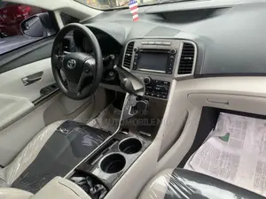 Toyota Venza AWD 2012 Silver