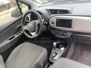 Toyota Yaris LE Hatchback 5dr 2015 Red