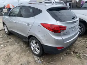 Hyundai Tucson GLS AWD 2011 Silver