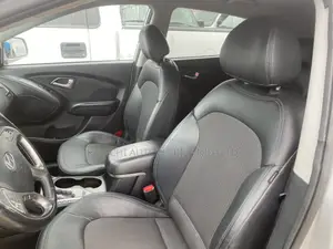 Hyundai Tucson GLS AWD 2011 Silver
