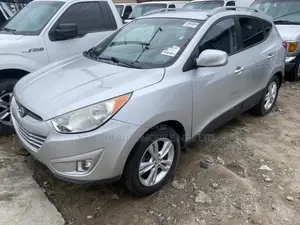 Hyundai Tucson GLS AWD 2011 Silver