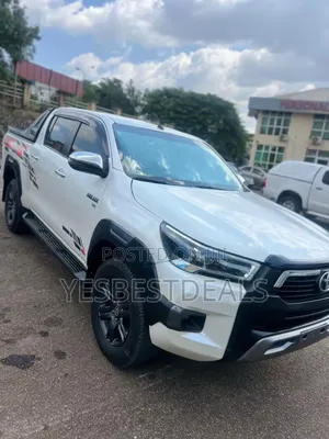 New Toyota Hilux 2021 White
