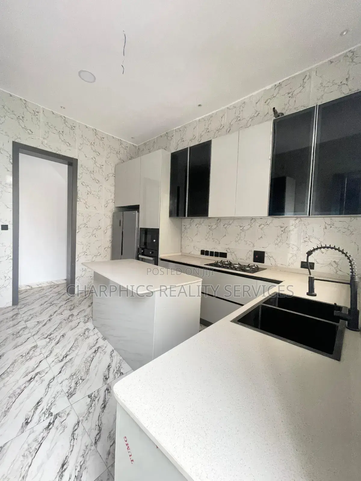 5bdrm Duplex in Ikate for sale