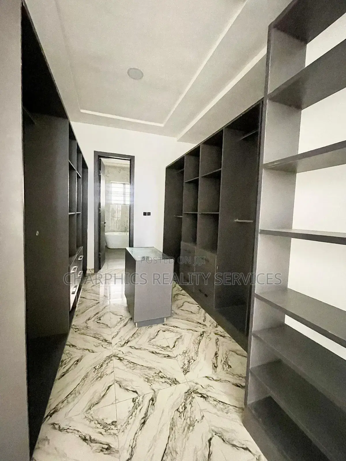 5bdrm Duplex in Ikate for sale