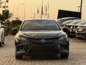 Toyota Camry SE FWD (2.5L 4cyl 8AM) 2018 Burgundy