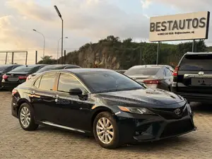 Toyota Camry SE FWD (2.5L 4cyl 8AM) 2018 Burgundy