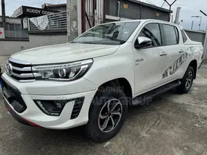 Toyota Hilux 2020 White