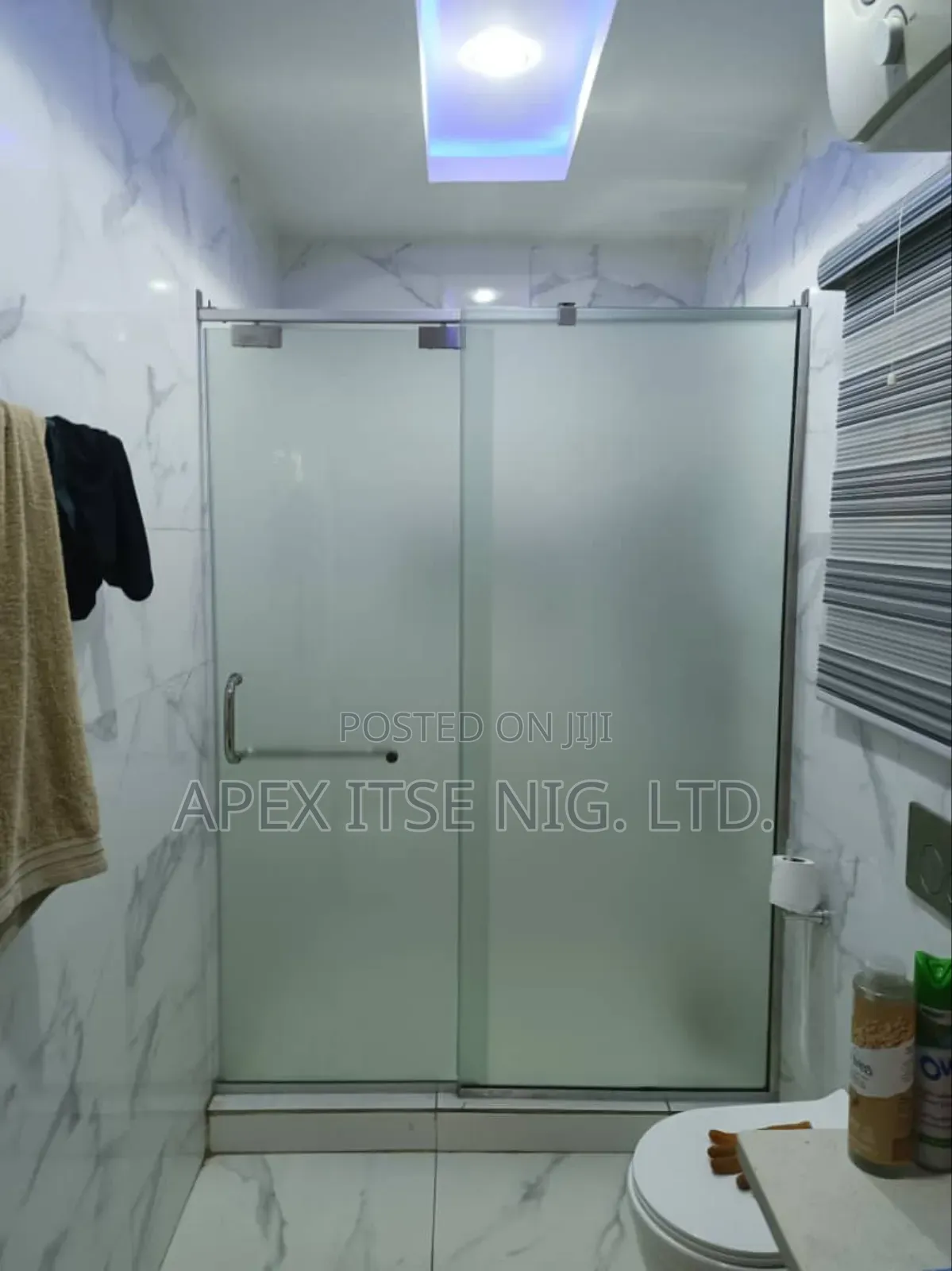LVC Shower Cubicle Frosted