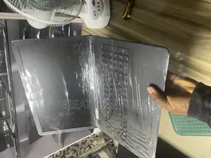 New Laptop HP 15 4GB AMD Ryzen 9 HDD 500GB