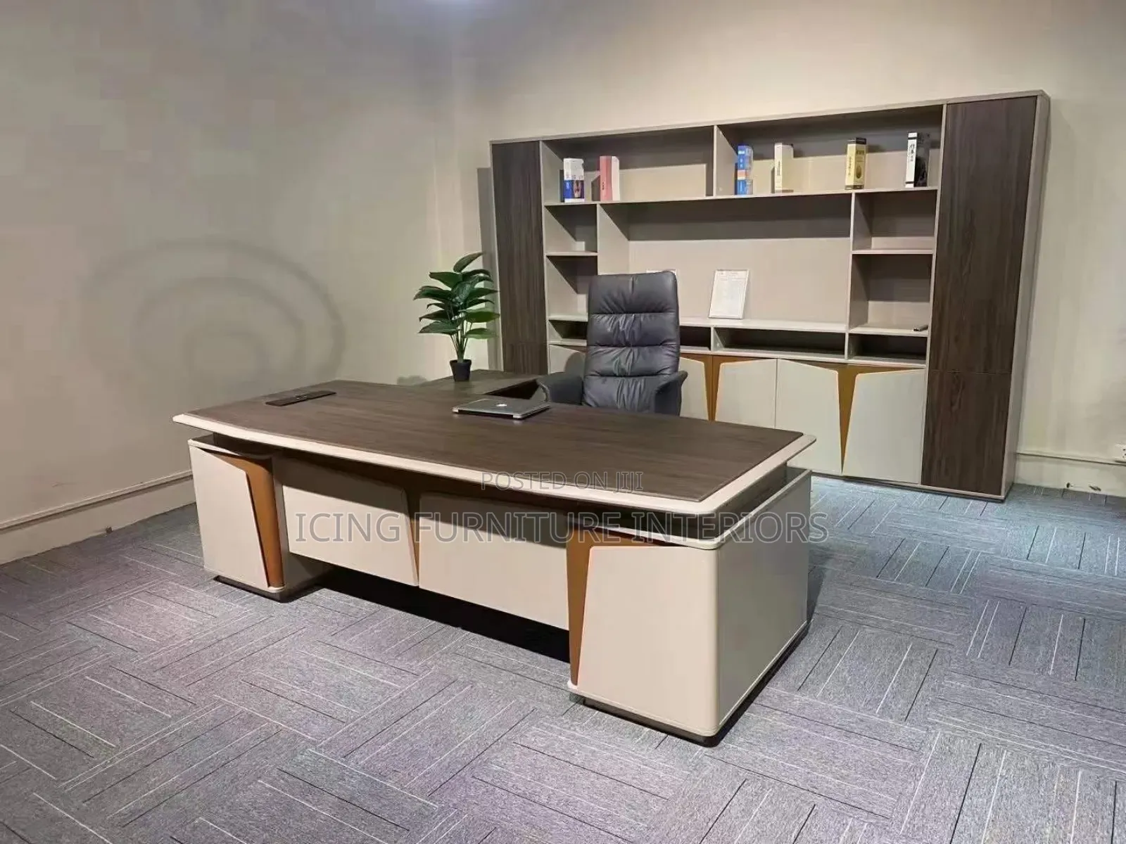 Premium Designed Executive Office Table With Extension