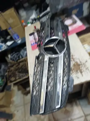 Complete Front Grill GL 450 2010 Model