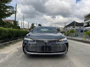 Toyota Avalon XLE FWD Sedan (3.5L V6 8A) 2019 Blue