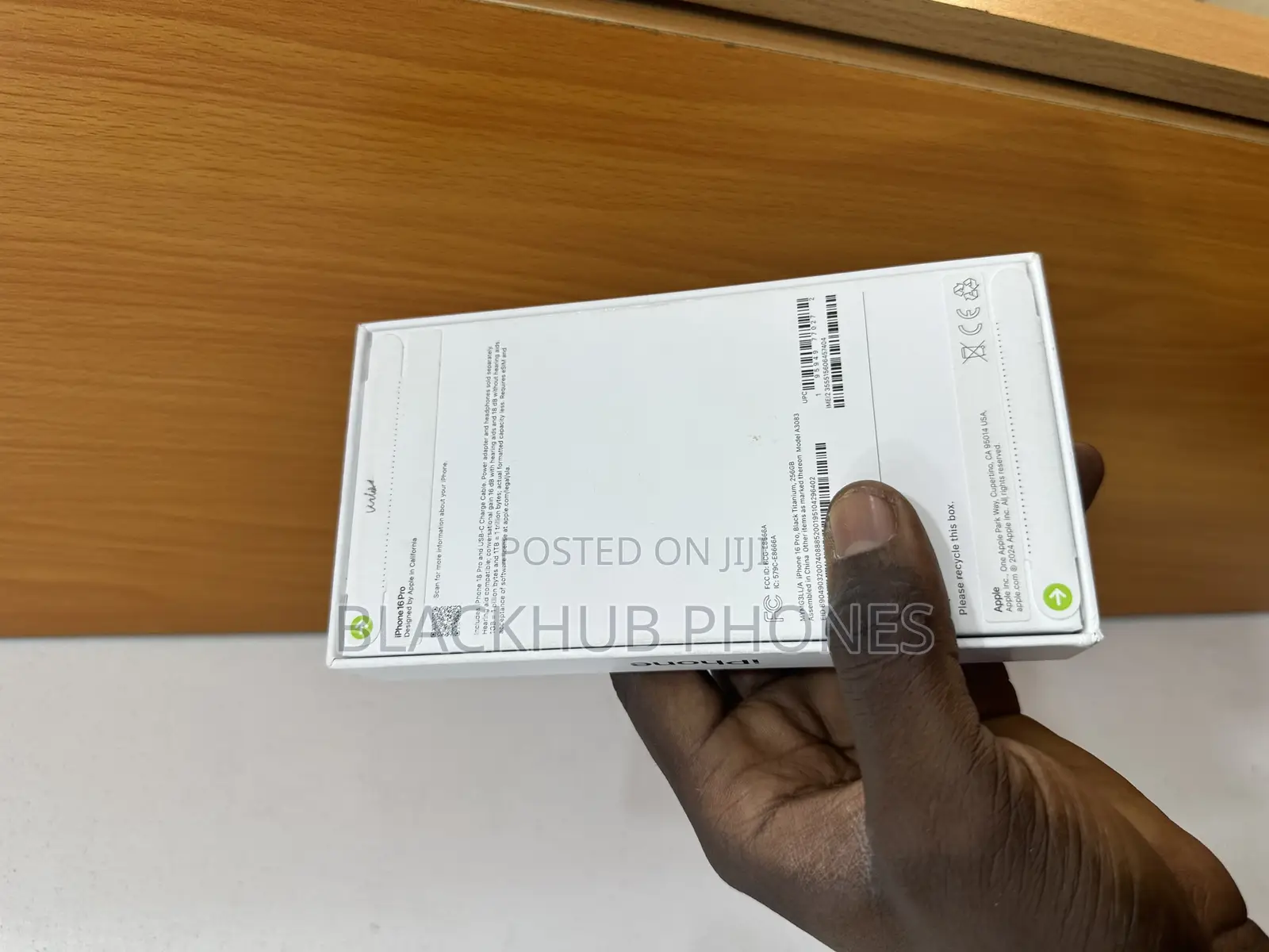 New Apple iPhone 16 Pro 128 GB Gold